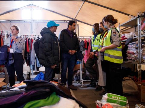 Le Secrétaire général de l'OMMS en visite en Pologne, où les Scouts et Guides accueillent des réfugiés venant d'Ukraine.