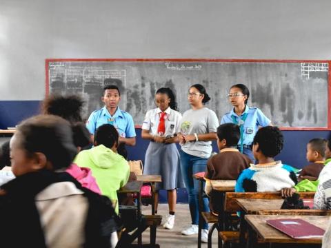 Scouts commemorating Earth Hour in Africa