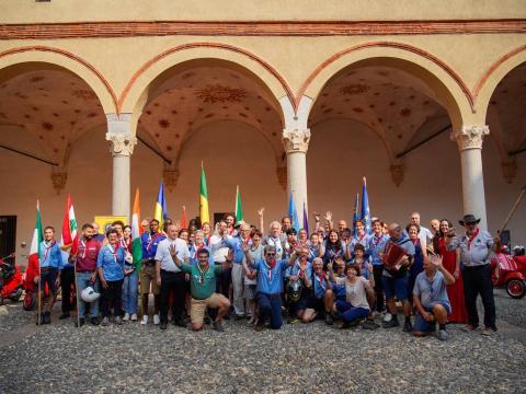 The members of the expedition before the departure.