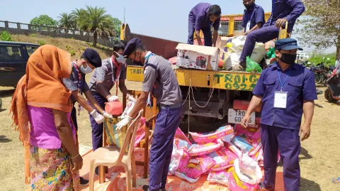 Scouts in India supporting the local community