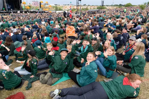 Hundreds of Scouts gatherered in front of a stage during Denmark's National Jamboree in 2022.
