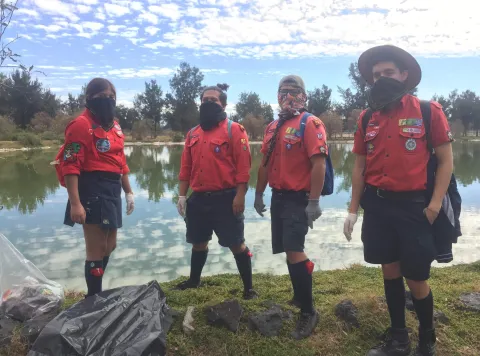 Scouts from Mexico take part in lake clean up