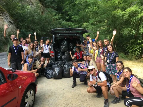 Romania Scouts collecting waste
