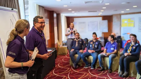 Des consultants de l'OMMS du monde entier reçoivent leur formation à Port Dickson, en Malaisie.