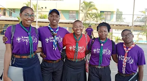 Kamba do peito participants