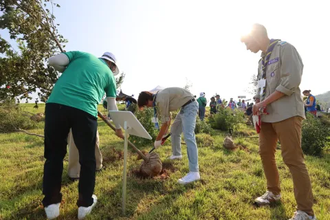 Jamboree Forest : Representatives from each contigent planted trees in Saemangeum.