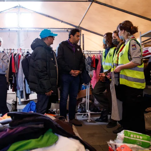 WOSM Secretary General Ahmad Alhendawi visits Poland, where Scouts & Guides are welcoming and helping refugees arriving from Ukraine.